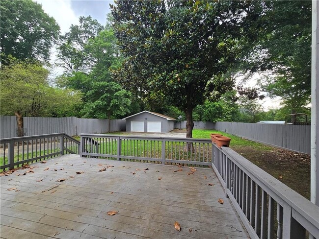 Building Photo - 2616 Boland Dr NE