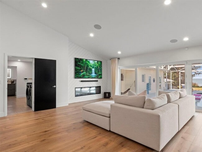 Building Photo - 1021 Temple Grove Pl