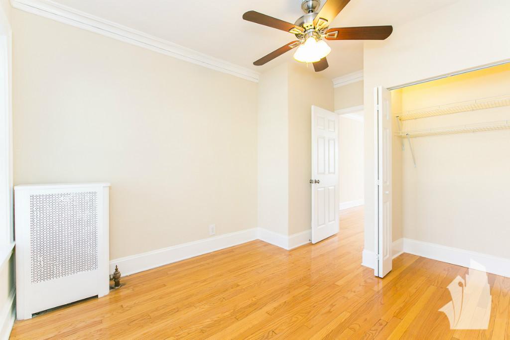 Building Photo - 4863 N Paulina St