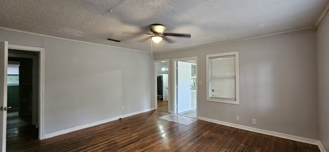 Building Photo - 1528 S Park Ave