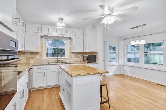 Building Photo - 3659 Admiral Dr