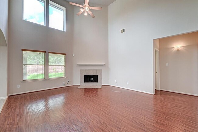 Building Photo - 2310 Diamond Springs Dr