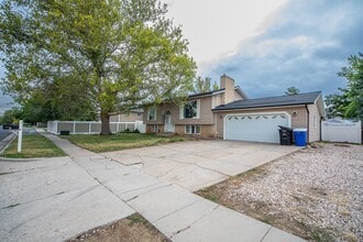 Building Photo - 1784 N 600 E