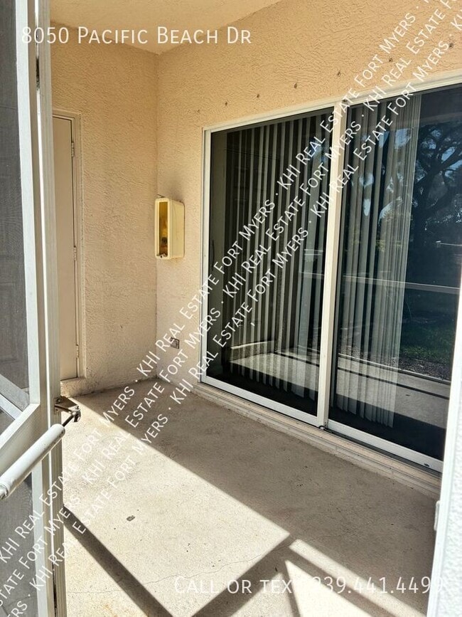 Building Photo - 8050 Pacific Beach Dr