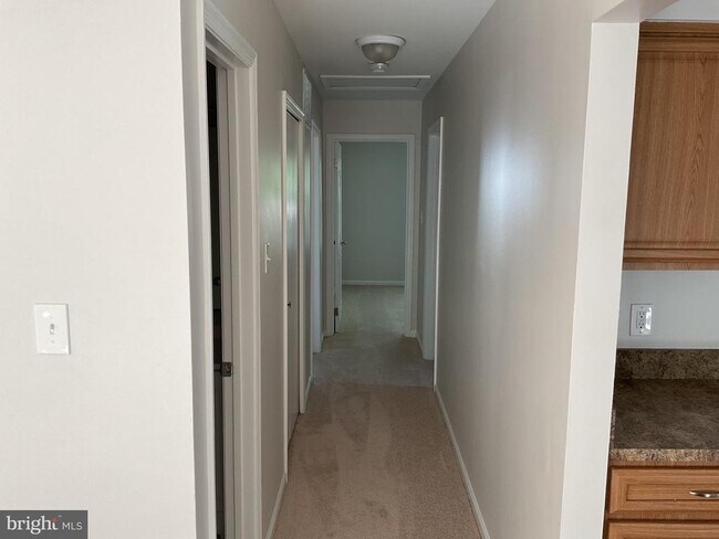 Building Photo - 8904 Grass Valley Ct