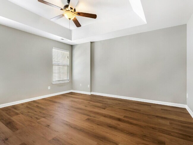 Building Photo - Third Ward Stunner-Uptown Location!