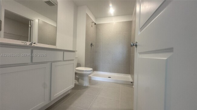 Building Photo - 2514 McKinley Dr