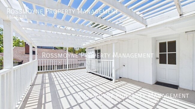 Building Photo - 4740 Camellia Ave