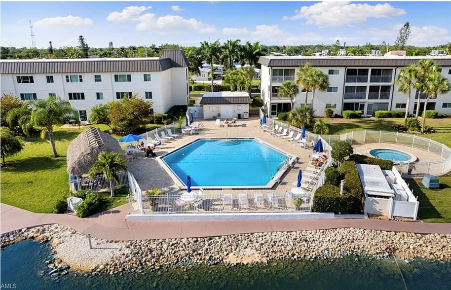 Building Photo - 1024 Manatee Rd