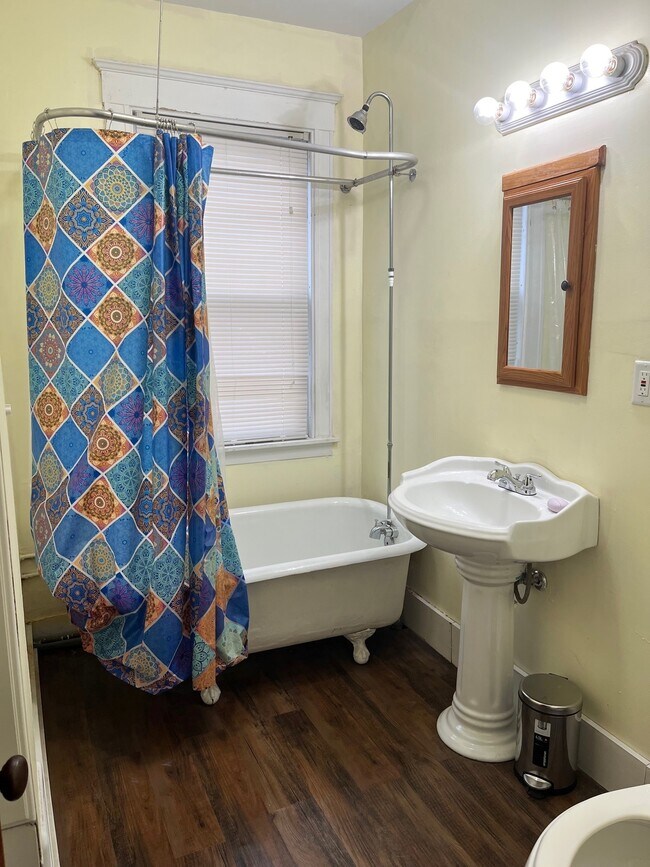 bathroom - 232 Brighton Ave