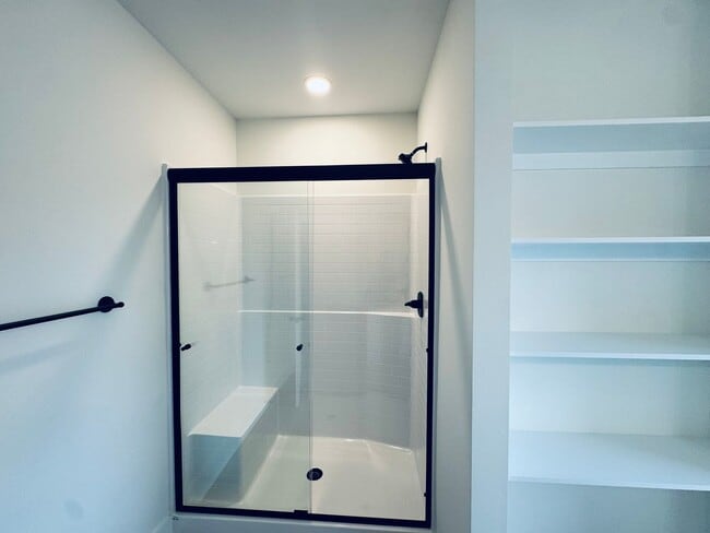 Building Photo - THE CROWN AT CORNERSTONE - EXTRA LARGE UNIT