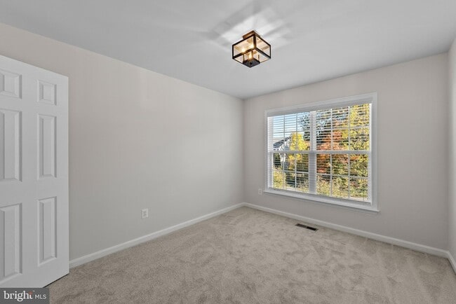Building Photo - 7722 Yalta Way