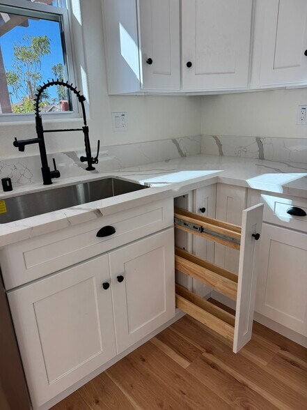 Building Photo - 1101 W 2nd St