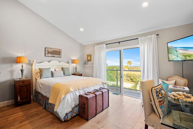 Building Photo - 6363 ZUMIREZ Dr