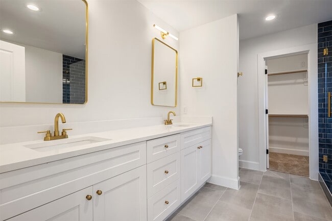 Building Photo - 882 Prosper St