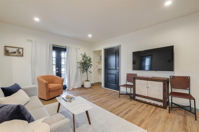 Building Photo - 207 NW 23rd St