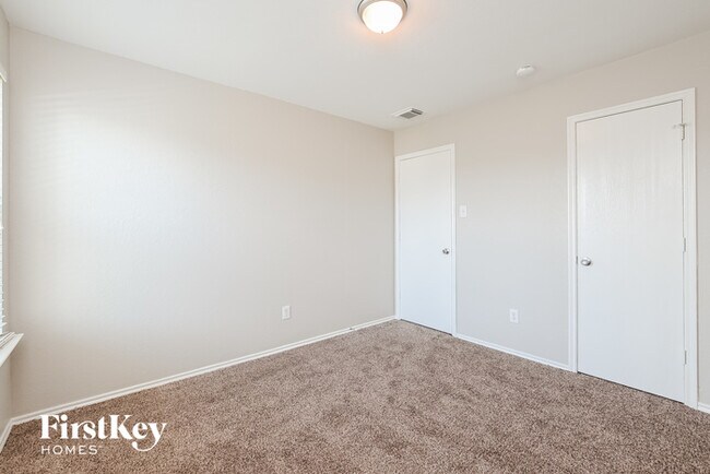 Building Photo - 8143 Chancewood Ln
