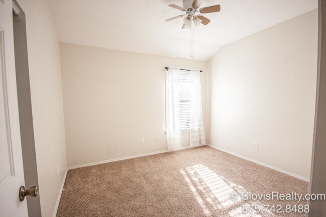 Building Photo - 1543 Bosc Ct