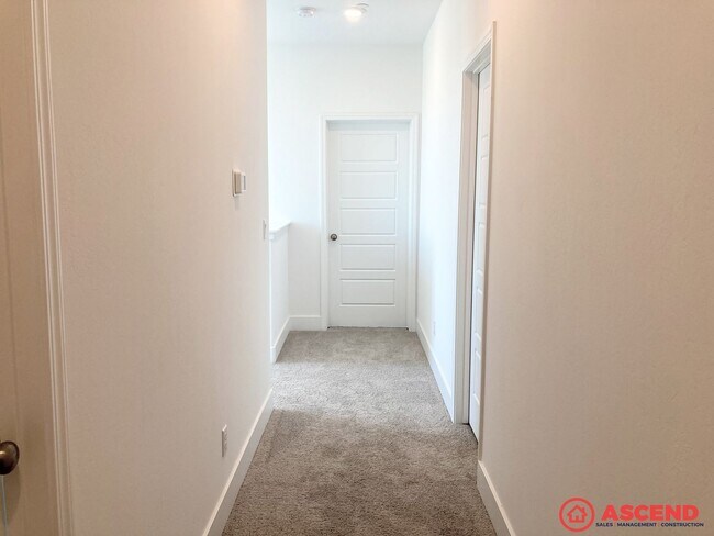 Building Photo - 9734 Cotton Creek Dr