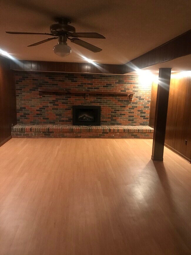 Building Photo - 4759 Apple Tree Ln
