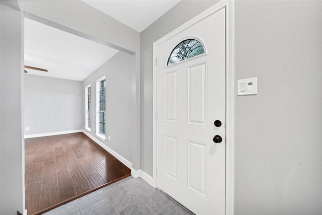 Building Photo - 18035 Rolling Creek Dr
