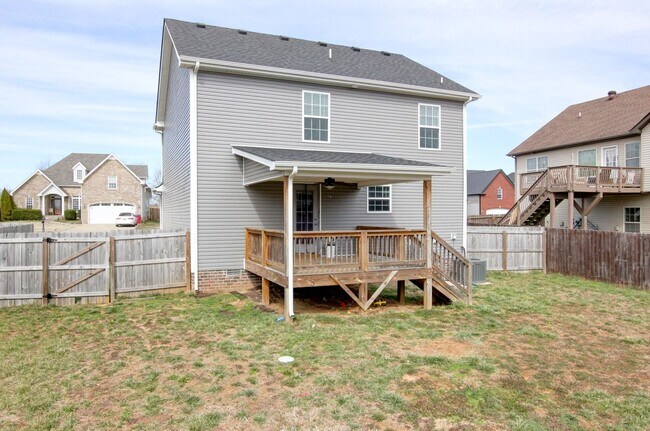 Building Photo - 702 Ellie Nat Dr