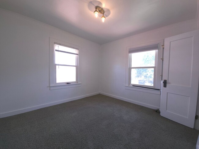 Building Photo - 440-442 Clarkson