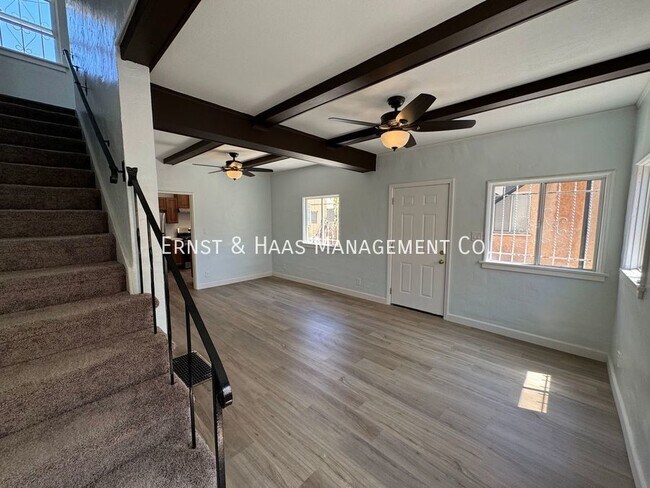 Building Photo - 1405 1/2 Olive Ave.-
