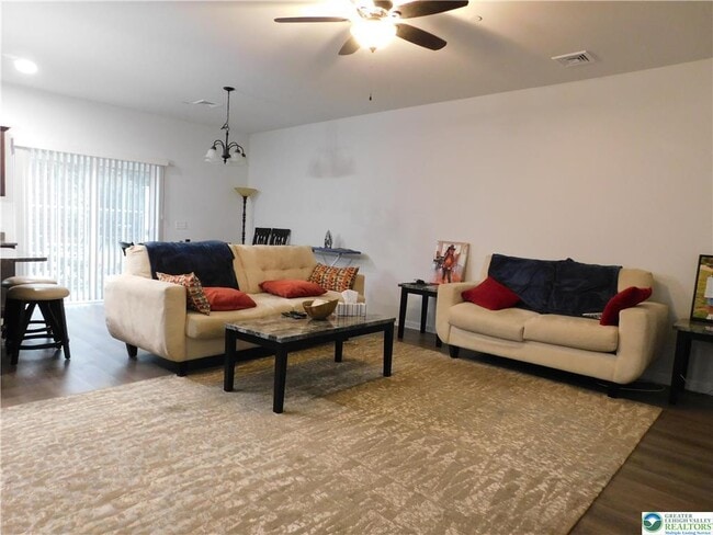 Building Photo - 1047 Cetronia Rd