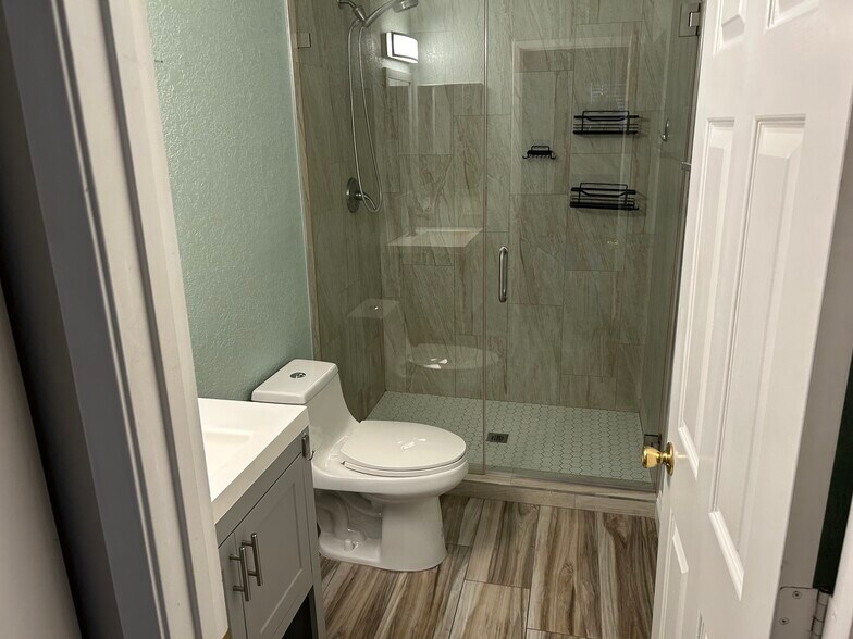 Building Photo - 5048 S Rainbow Blvd