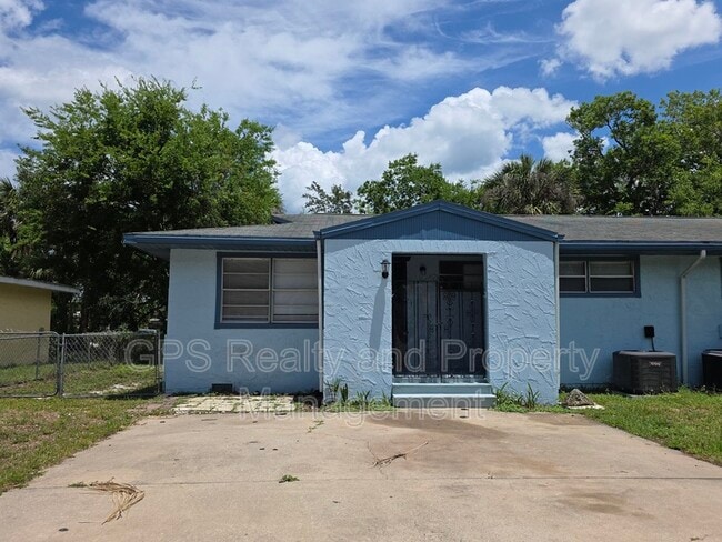 Primary Photo - 843 Grove Ave