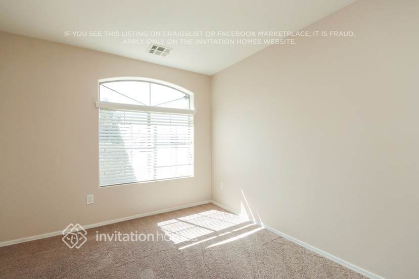 Building Photo - 11174 W Chase Dr