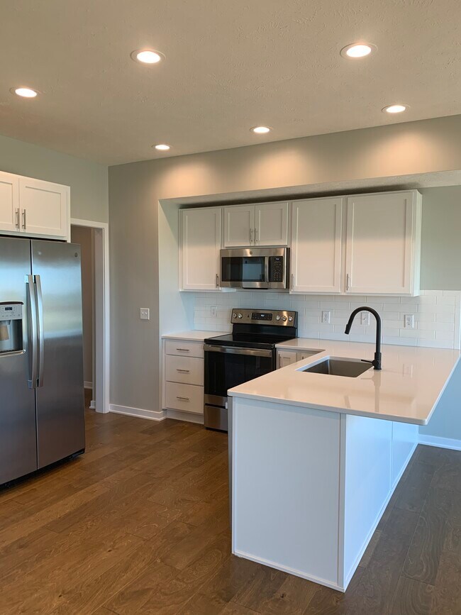 Building Photo - 5043 W Amarillo Dr
