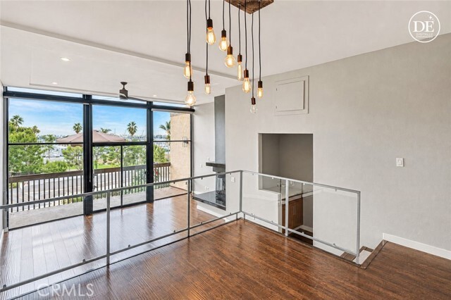 Building Photo - 9322 Marina Pacifica Dr N