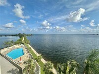 Building Photo - 6035 Sea Ranch Dr