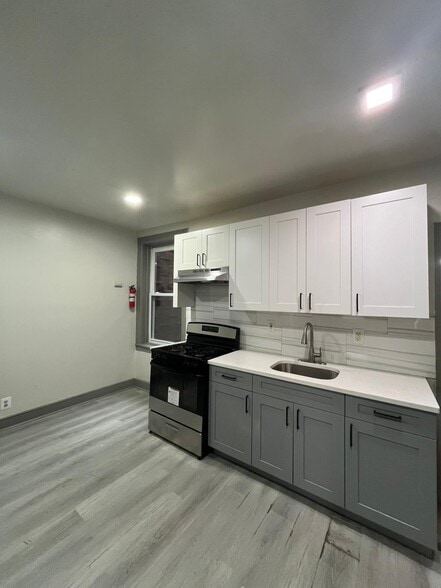 Building Photo - 836 Communipaw Ave