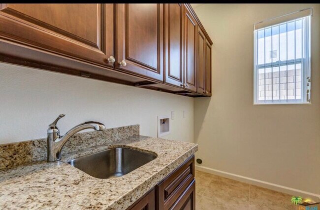 Building Photo - 12580 Maui Way