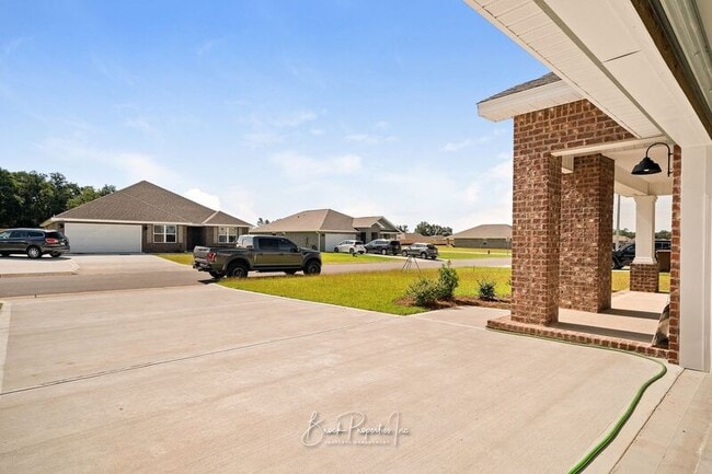 Building Photo - 5571 Hebron Rd