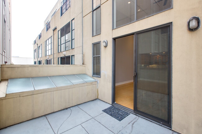 Building Photo - 125 Gilbert St