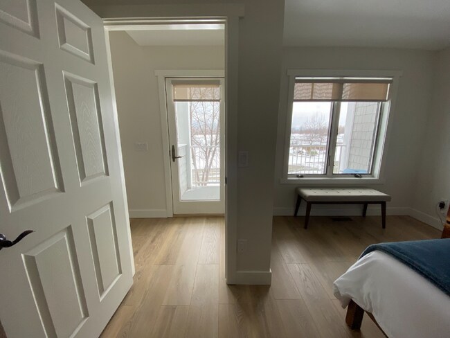 Building Photo - 2048 Marina Ct