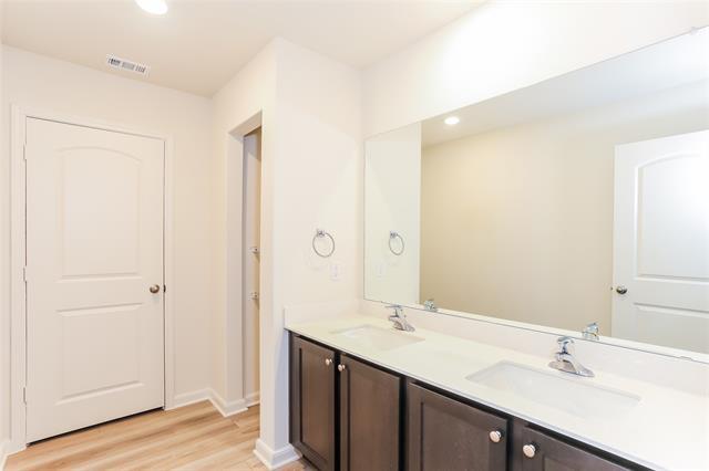 Building Photo - 140 Switchback Hl Rd