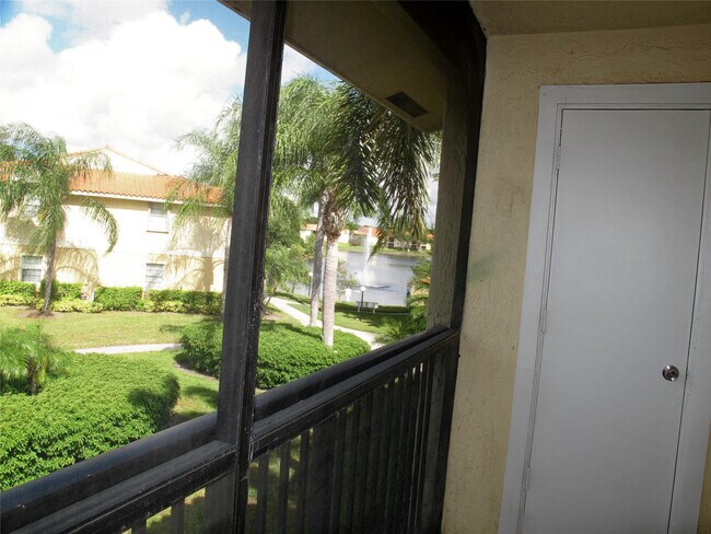 Building Photo - 1263 SW 46th Ave