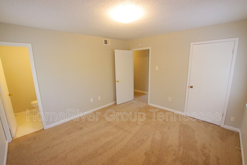 Building Photo - 4614 Pembine Dr