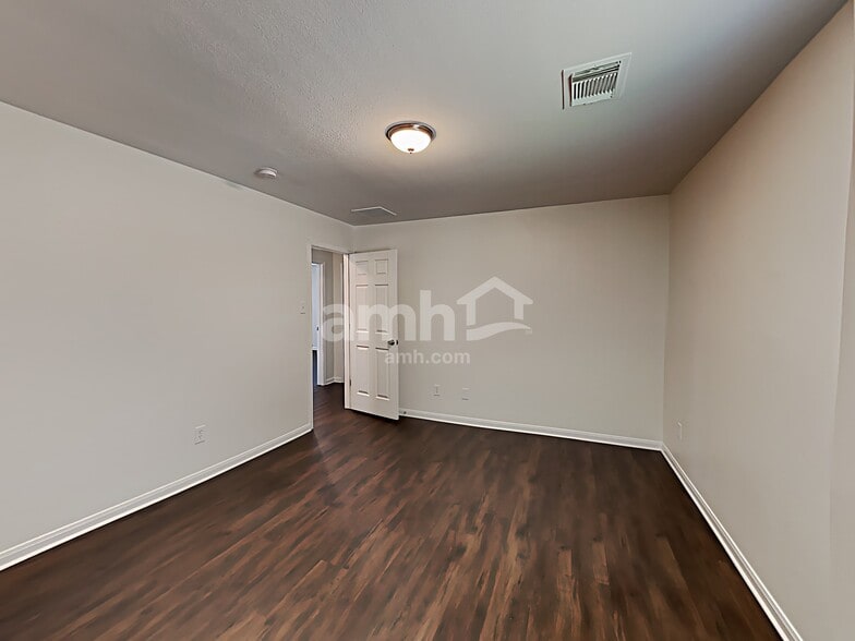 Building Photo - 18011 Shallow Leaf Ln