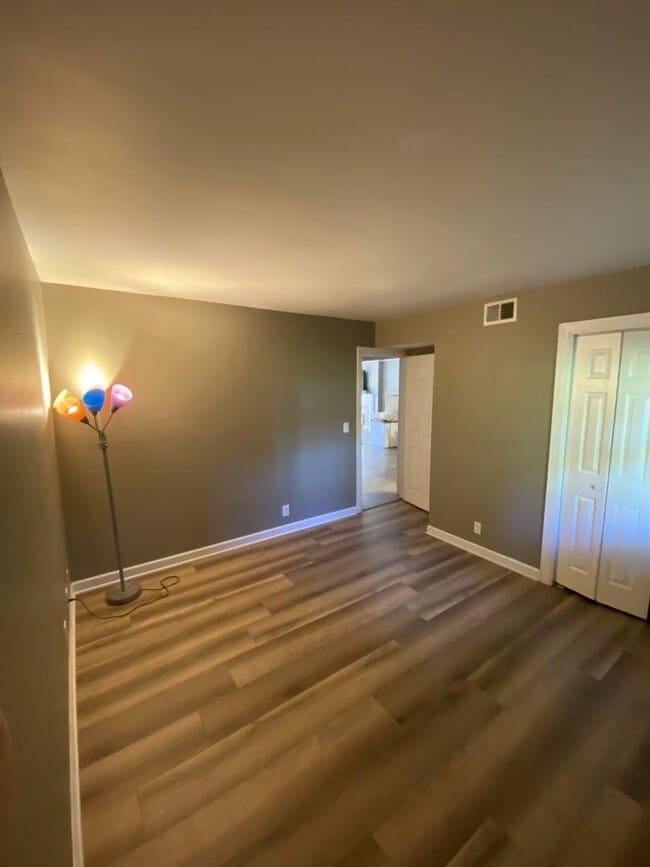 Building Photo - 3188 Hillsboro Pike