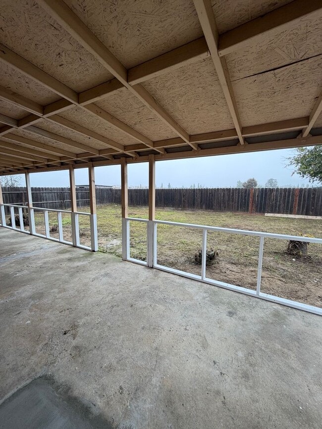 Building Photo - Nice home for rent in Hanford