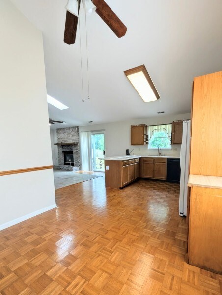 Building Photo - 278 Longfellow Ln