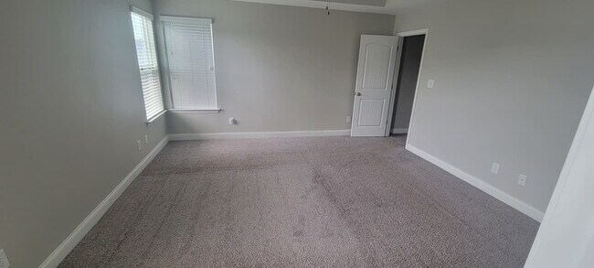 Building Photo - Spacious Elegance Awaits: 4-Bedroom Gem with Granite Countertops on Harrington Road!