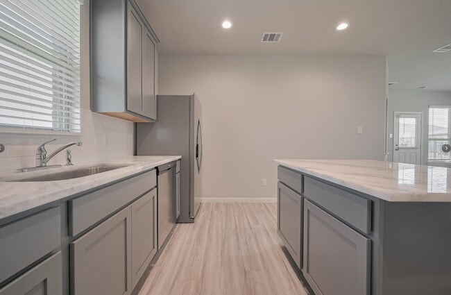 Building Photo - 101 Eliana Shores Dr