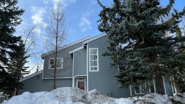 Building Photo - Lovely 2 Bedroom Townhouse Condo W/Garage - Corner Lot - Call Today!
